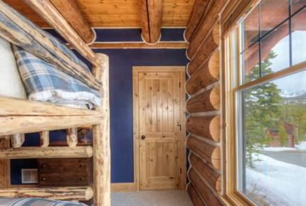 Mountainside Ski-in/Ski-out Luxury Cabin - Big Sky, Montana