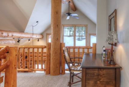 Mountainside Ski-in/Ski-out Luxury Cabin - Big Sky, Montana