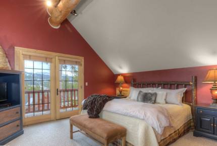 Mountainside Ski-in/Ski-out Luxury Cabin - Big Sky, Montana