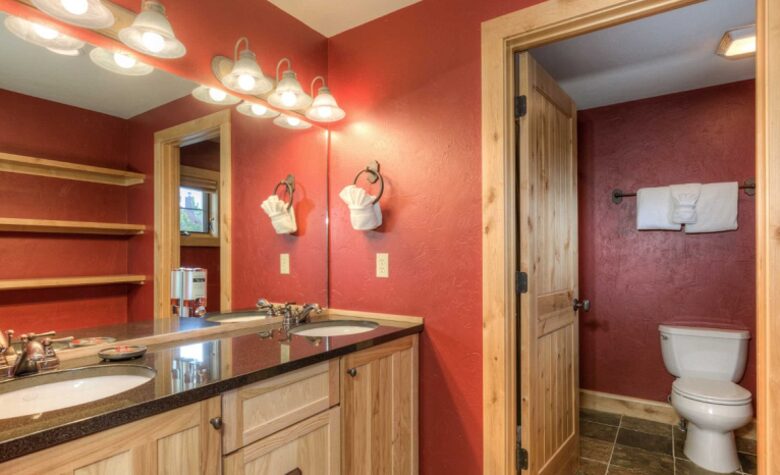 Mountainside Ski-in/Ski-out Luxury Cabin - Big Sky, Montana