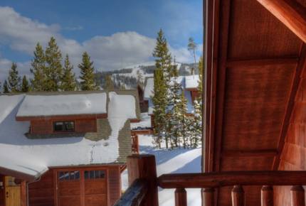 Mountainside Ski-in/Ski-out Luxury Cabin - Big Sky, Montana