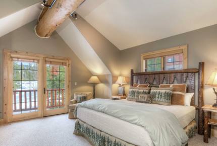 Mountainside Ski-in/Ski-out Luxury Cabin - Big Sky, Montana