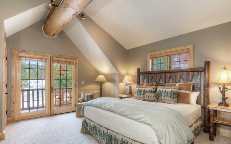 Mountainside Ski-in/Ski-out Luxury Cabin - Big Sky, Montana