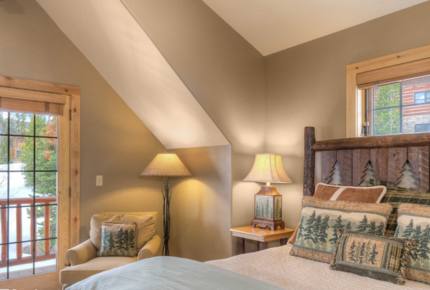 Mountainside Ski-in/Ski-out Luxury Cabin - Big Sky, Montana