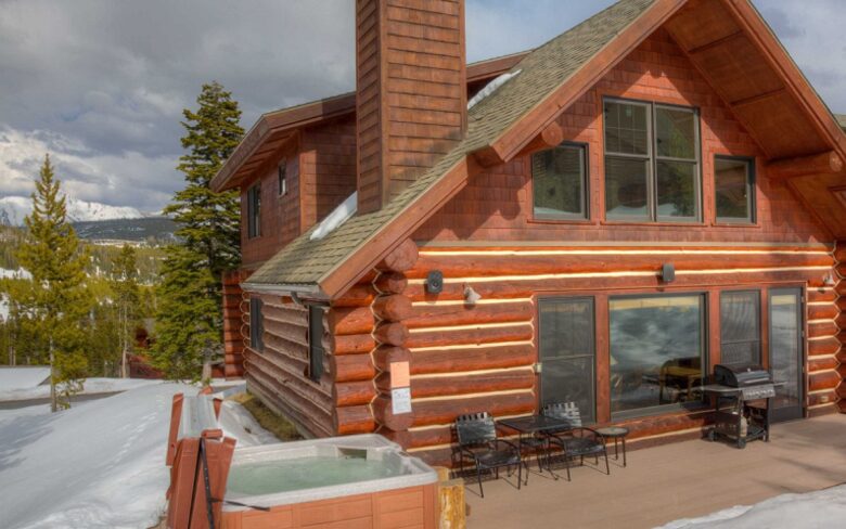 Mountainside Ski-in/Ski-out Luxury Cabin - Big Sky, Montana