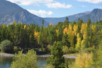 Fall Season - Dillon Lake 3 blocks from Chateau