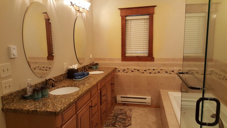 Master Bedroom 3 Full Bathroom