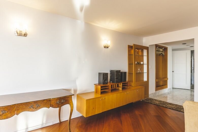 Manhattan High Rise Skyline Views - New York, New York