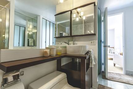 Manhattan High Rise Skyline Views - New York, New York