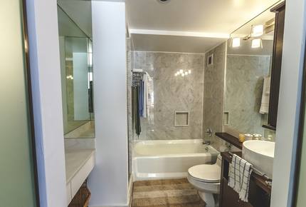 Manhattan High Rise Skyline Views - New York, New York