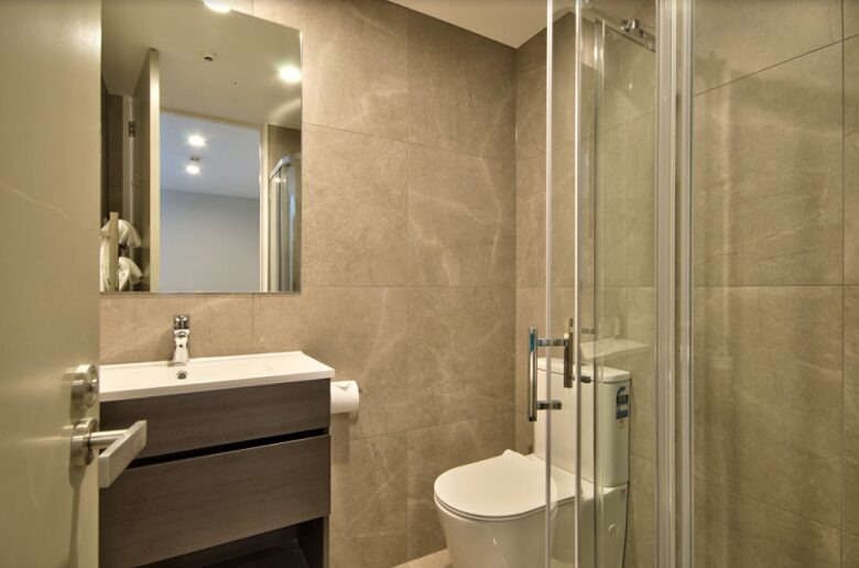 Luxury on the Lake - Queenstown, New Zealand