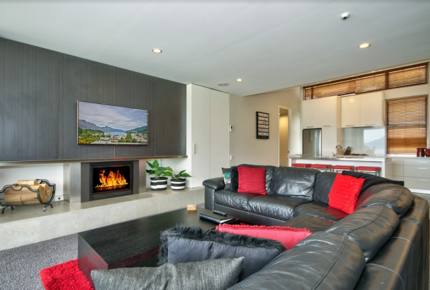 Luxury on the Lake - Queenstown, New Zealand