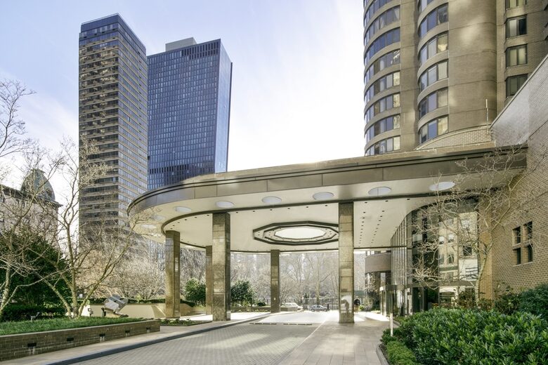 Manhattan High Rise Skyline Views - New York, New York