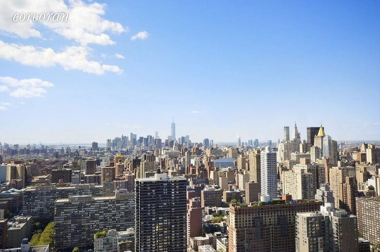 Manhattan High Rise Skyline Views - New York, New York