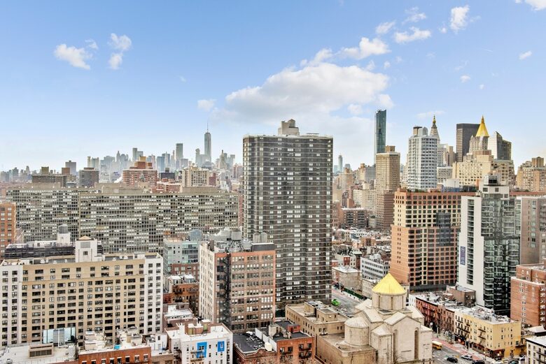 Manhattan High Rise Skyline Views - New York, New York