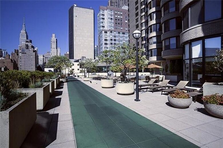 Manhattan High Rise Skyline Views - New York, New York