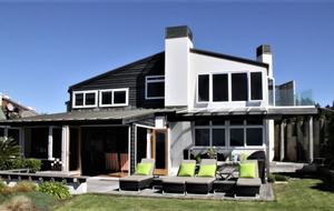 Mount Maunganui Beachfront Home - Tauranga, New Zealand