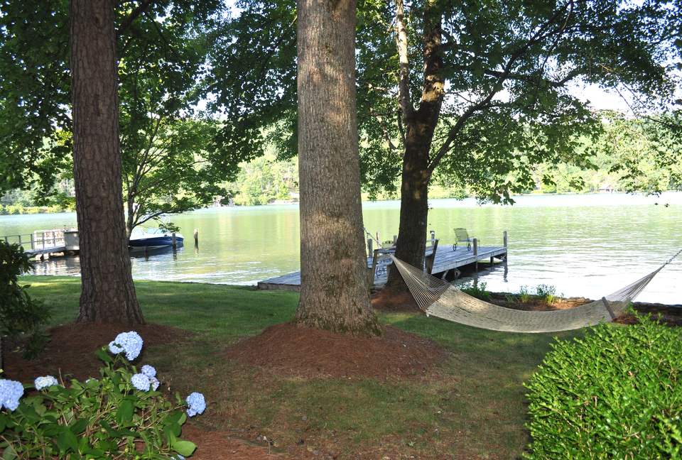 Lake Burton Hideaway - Clarksville, Georgia