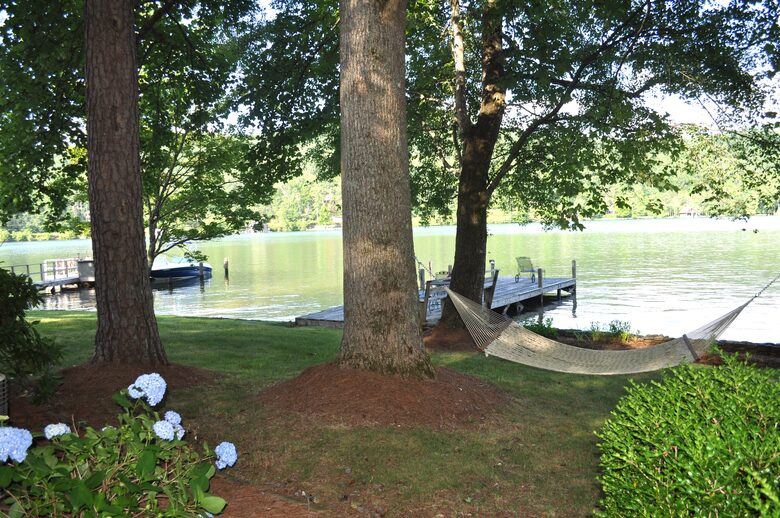 Lake Burton Hideaway - Clarksville, Georgia