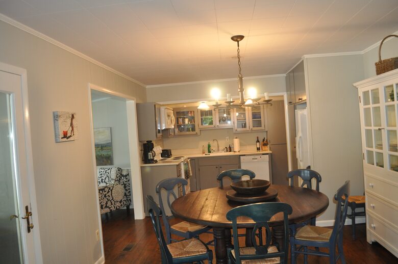 Lake Burton Hideaway - Clarksville, Georgia