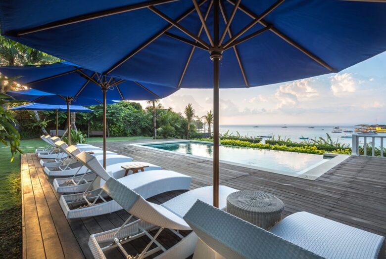 Fully Staffed Oceanfront Beach Estate - Nusa Lembongan, Indonesia