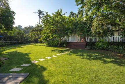 Fully Staffed Oceanfront Beach Estate - Nusa Lembongan, Indonesia