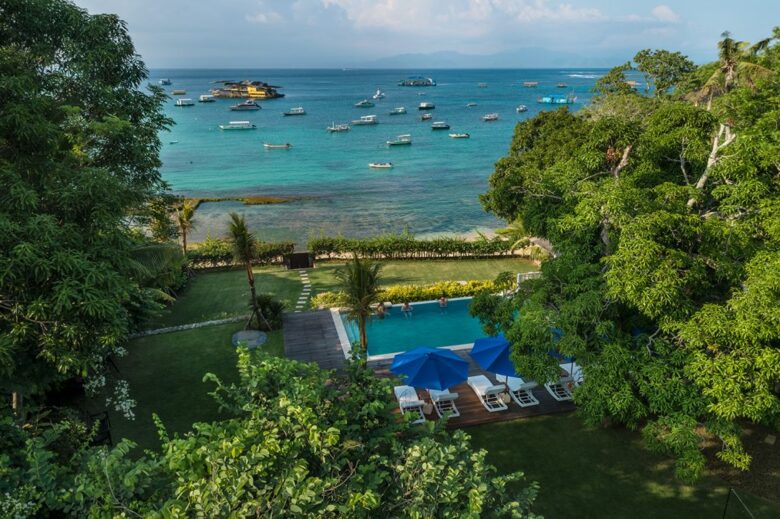 Fully Staffed Oceanfront Beach Estate - Nusa Lembongan, Indonesia