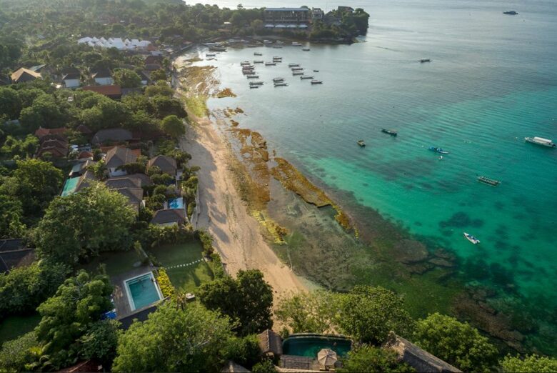 Fully Staffed Oceanfront Beach Estate - Nusa Lembongan, Indonesia