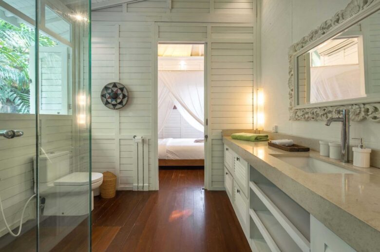 Fully Staffed Oceanfront Beach Estate - Nusa Lembongan, Indonesia