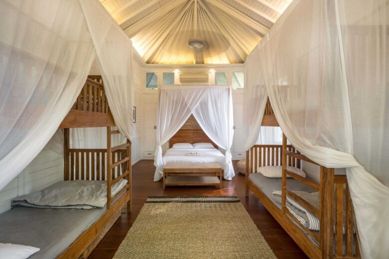 Fully Staffed Oceanfront Beach Estate - Nusa Lembongan, Indonesia