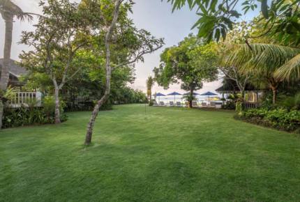 Fully Staffed Oceanfront Beach Estate - Nusa Lembongan, Indonesia