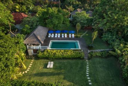 Fully Staffed Oceanfront Beach Estate - Nusa Lembongan, Indonesia