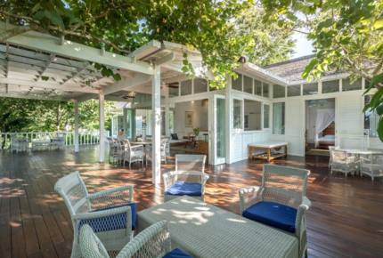 Fully Staffed Oceanfront Beach Estate - Nusa Lembongan, Indonesia