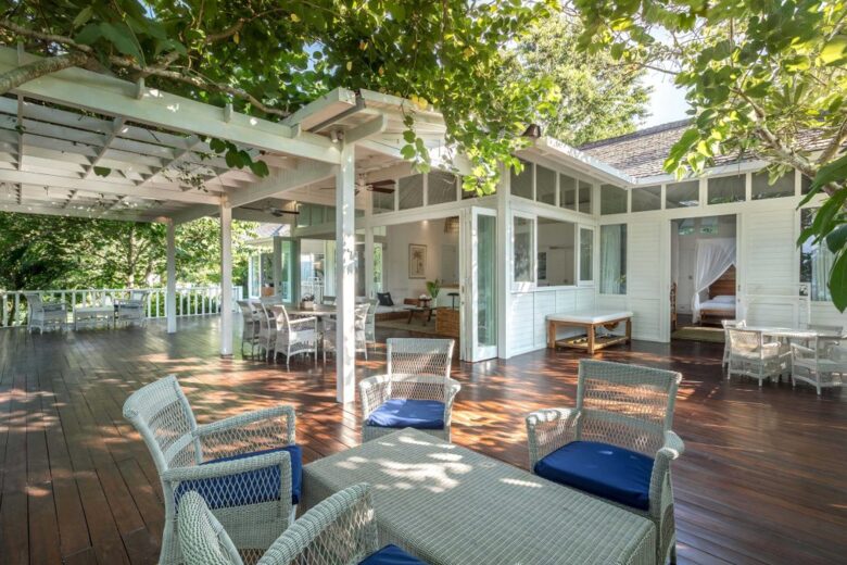 Fully Staffed Oceanfront Beach Estate - Nusa Lembongan, Indonesia