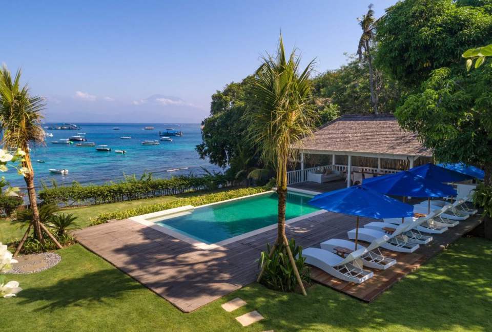 Fully Staffed Oceanfront Beach Estate - Nusa Lembongan, Indonesia