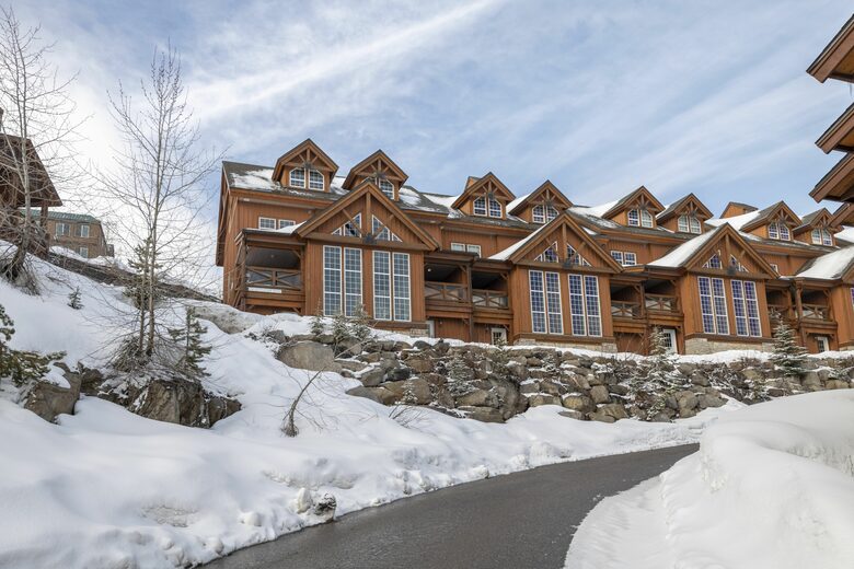 Big White Mountain Luxe - Big White, Canada