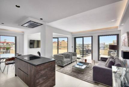 Croisette Penthouse - Cannes, France