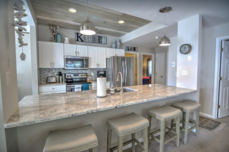 Lake of the Ozarks Waterfront Retreat - Lake Ozark, Missouri