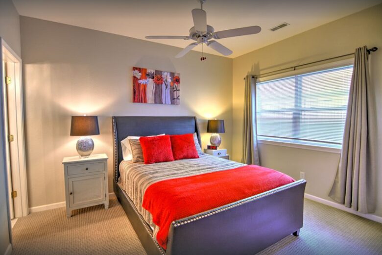 Lake of the Ozarks Waterfront Retreat - Lake Ozark, Missouri