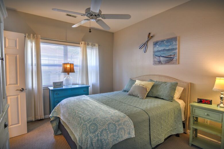 Lake of the Ozarks Waterfront Retreat - Lake Ozark, Missouri