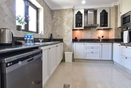 Modern Downtown Dubai Luxury - Dubai, United Arab Emirates