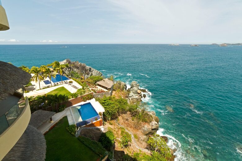 Waterfront Ixtapa Luxury Retreat - Ixtapa, Mexico