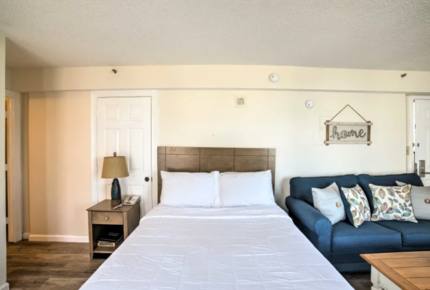 Beach Colony Luxury Studio - Myrtle Beach, South Carolina
