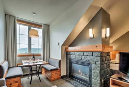 Ski In Ski Out Luxury Lodge Studio - Mont-Tremblant, Canada