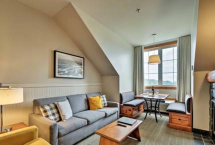 Ski In Ski Out Luxury Lodge Studio - Mont-Tremblant, Canada