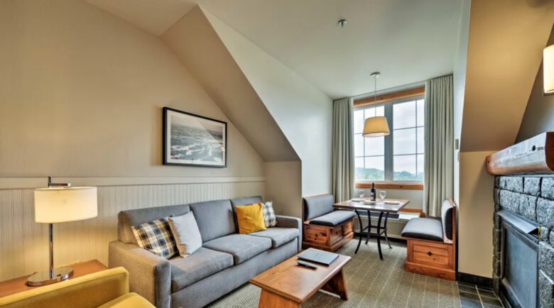 Ski In Ski Out Luxury Lodge Studio - Mont-Tremblant, Canada