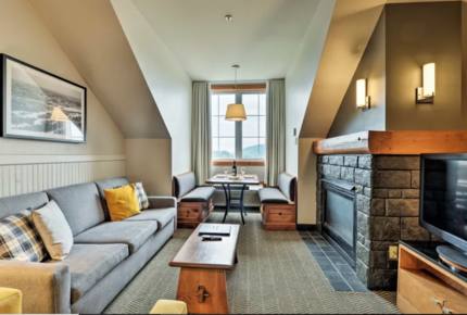 Ski In Ski Out Luxury Lodge Studio - Mont-Tremblant, Canada