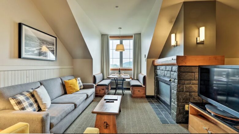 Ski In Ski Out Luxury Lodge Studio - Mont-Tremblant, Canada