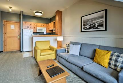 Ski In Ski Out Luxury Lodge Studio - Mont-Tremblant, Canada