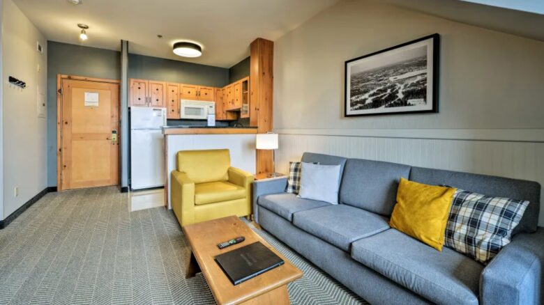 Ski In Ski Out Luxury Lodge Studio - Mont-Tremblant, Canada